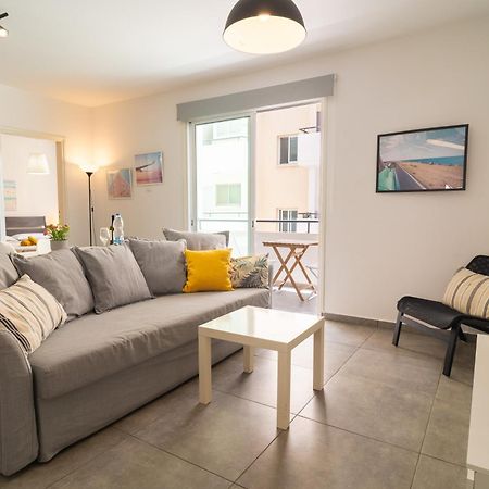 Kave Blue Mackenzie 1 Bdr Flat With Pool Apartment Larnaca Exterior photo