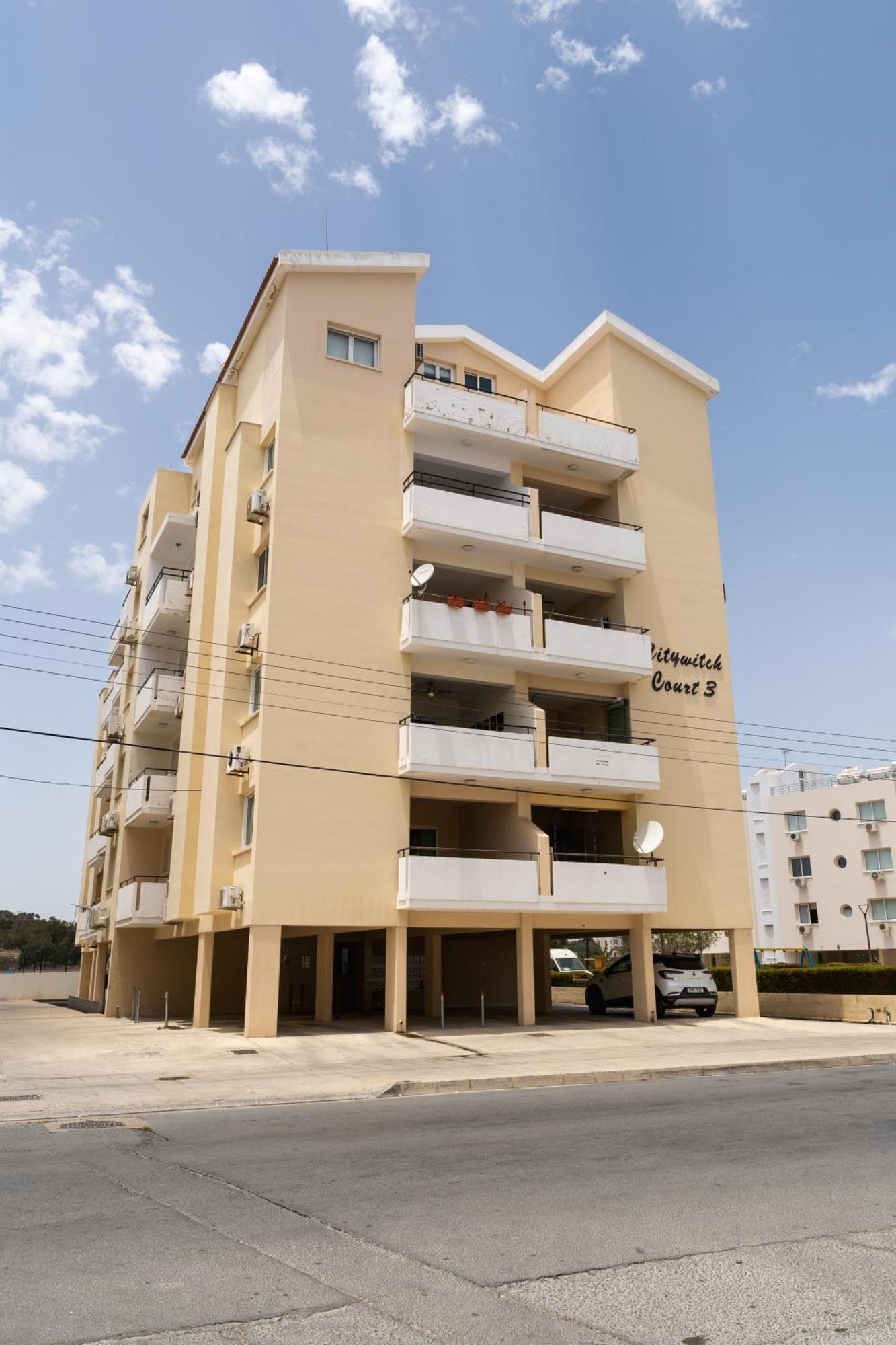 Kave Blue Mackenzie 1 Bdr Flat With Pool Apartment Larnaca Exterior photo