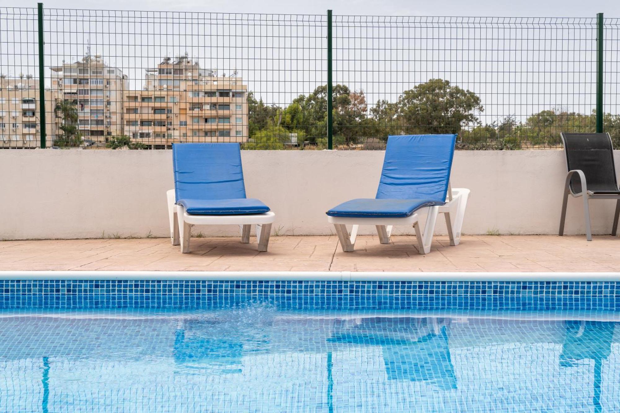 Kave Blue Mackenzie 1 Bdr Flat With Pool Apartment Larnaca Exterior photo